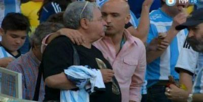 Despu�s de la tragedia, Tit� Fern�ndez estuvo en Brasil para alentar a la Selecci�n