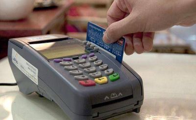 Quisieron pagar el almuerzo con una tarjeta robada