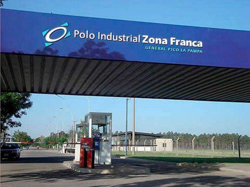 Una fbrica de aviones analiza instalarse en la Zona Franca de Pico, inform el ministro Ferrn