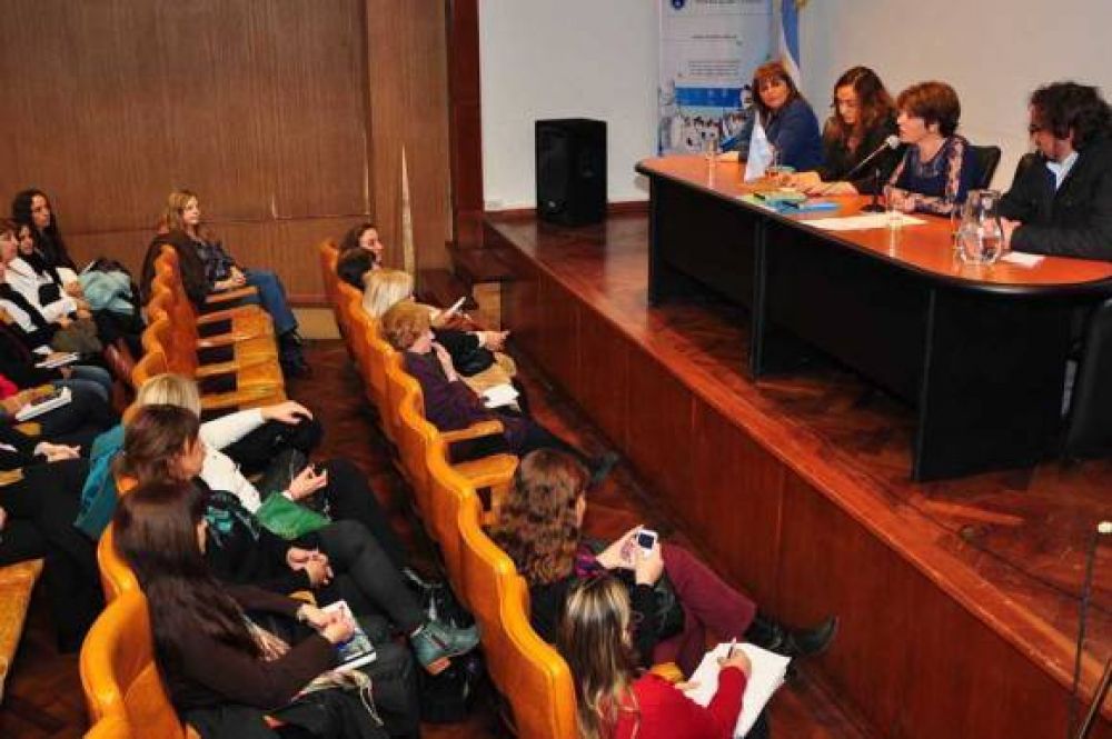 Capacitan a docentes de primaria en el uso pedag�gico de las nuevas tecnolog�as