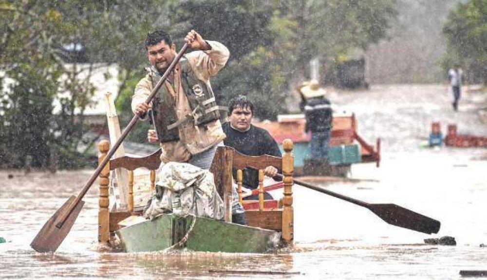 Controlan la calidad del agua en Colonia Aurora y El Soberbio