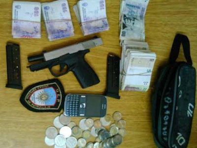 Detuvieron a un hombre con un arma de fuego, municiones y 26 mil pesos