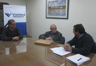 Reuni�n entre Vialidad Rionegrina y el Intendente de Guardia Mitre por la nueva Balsa