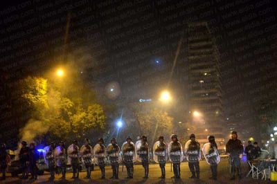 Tambi�n corridas, destrozos, robos y 30 detenidos en el Centro de la Ciudad 