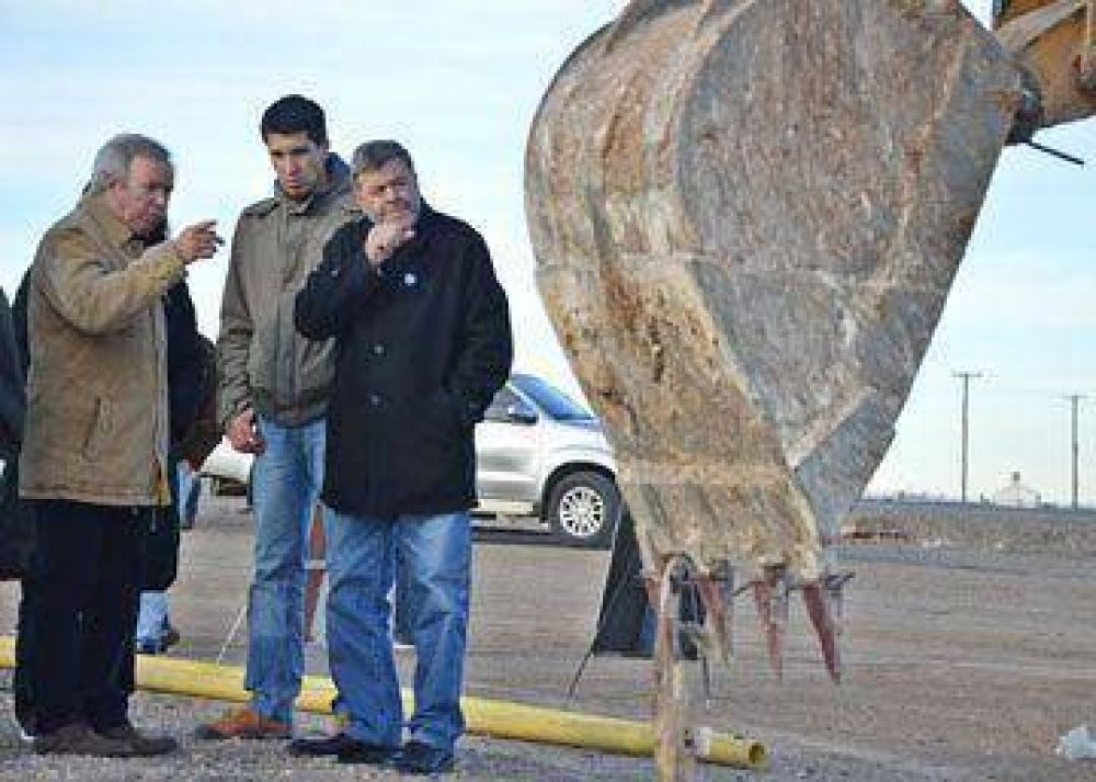 Peralta pidi� acelerar trabajos del acueducto