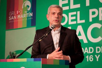 El deseo de Juli�n para marcar diferencia: reforma social y territorial 
