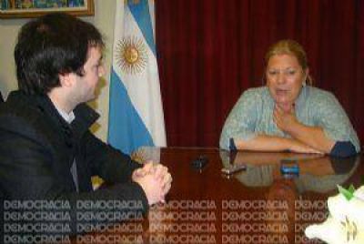 Carri�: �Soy la l�der de centro que une a mucha gente de centroderecha e izquierda�
