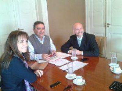 Jalil recibi� a residentes catamarque�os en Punta Alta