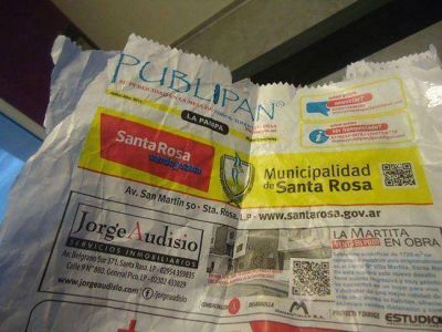 Cuelle critica una publicidad de la Municipalidad de Santa Rosa en una �bolsa de papel�