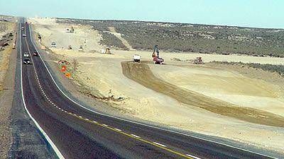 La autov�a Madryn-Trelew, a mitad de camino