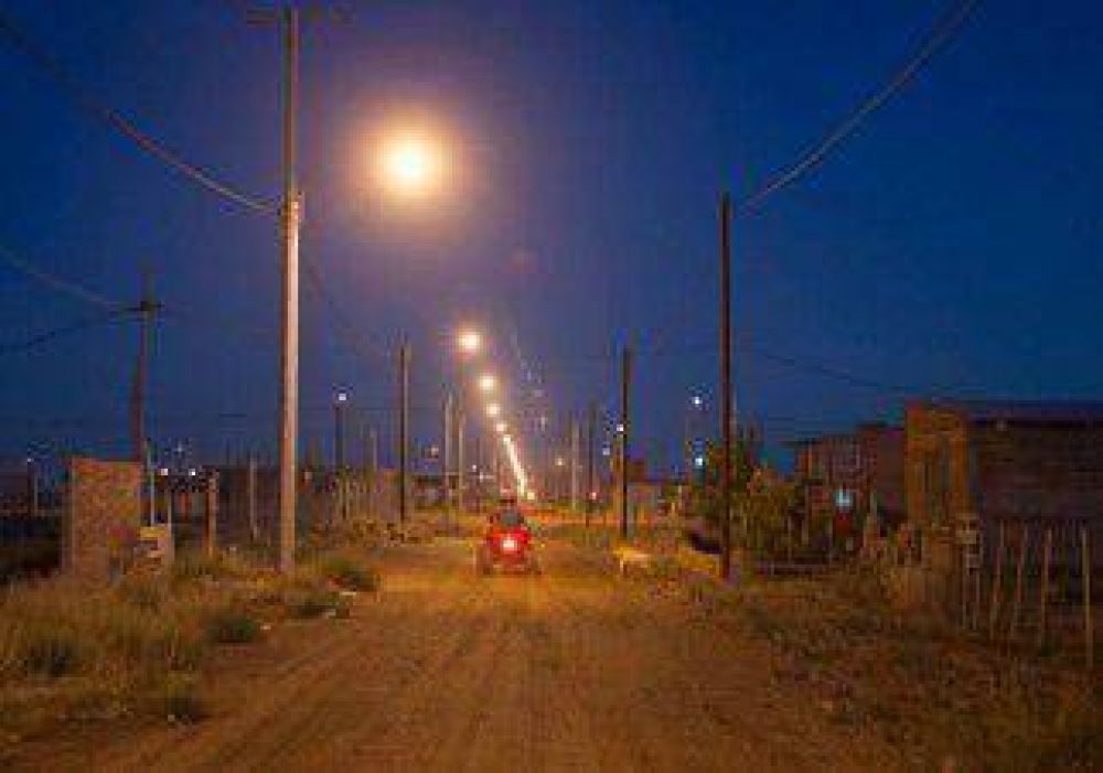 Iluminan la meseta con la mitad de los fondos para obras 