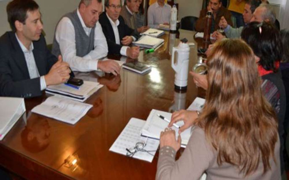 Gremios y Gobierno analizaron la evoluci�n de los recursos del Estado