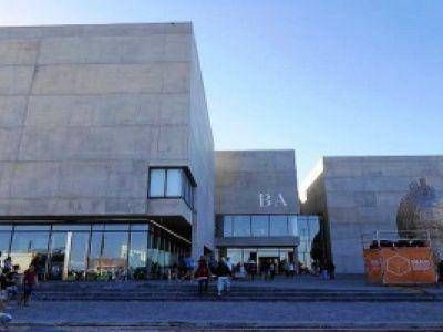 UN MUNDO DE EVOCACIONES BORGEANAS ILUMINAR� EL MAR