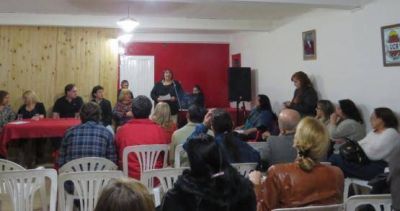 Se reinaugur� la sede de la UCR que hab�a sido incendiada