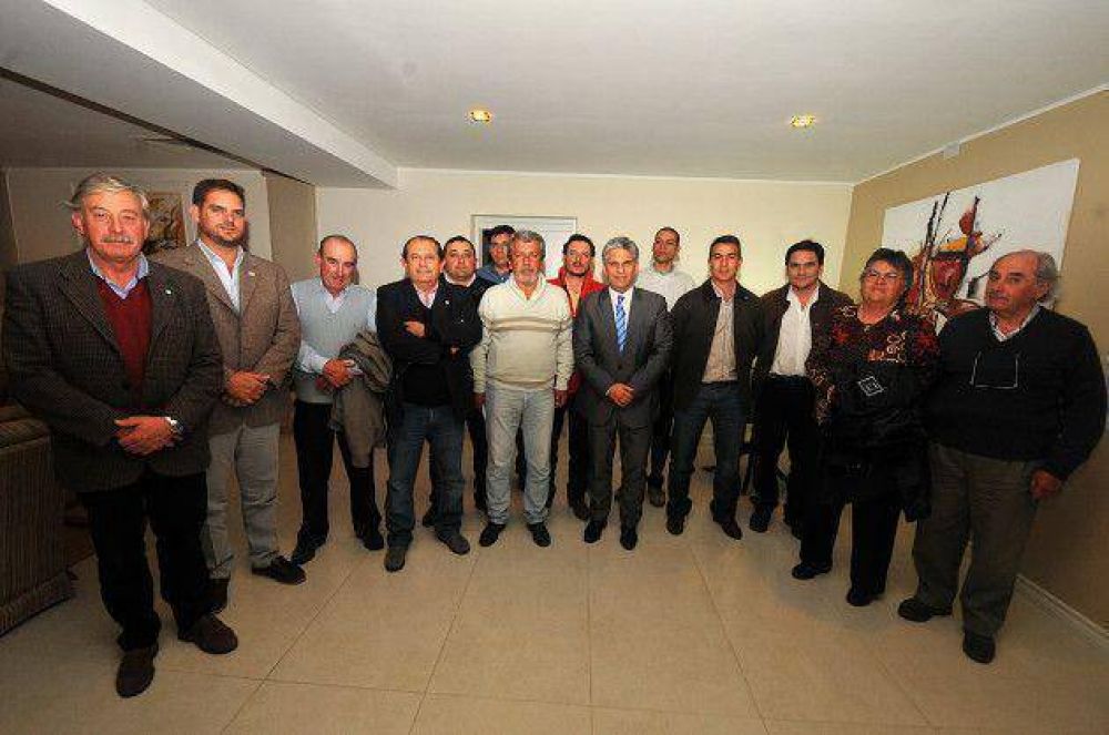 El gobernador cen� con presidentes de entidades rurales