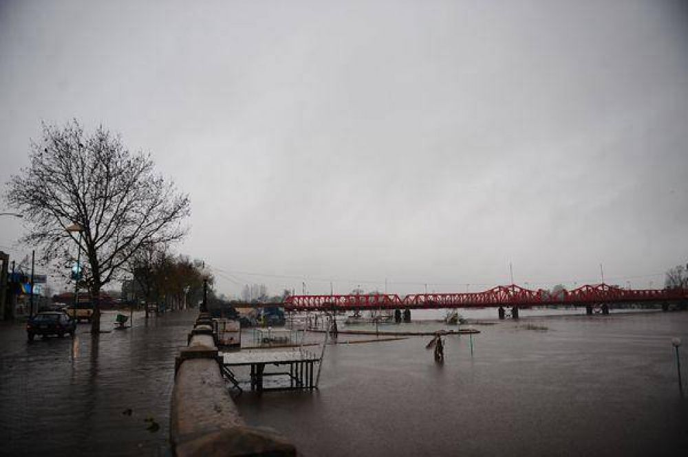 Estiman que el r�o Gualeguaych� se mantendr� por una semana en niveles altos