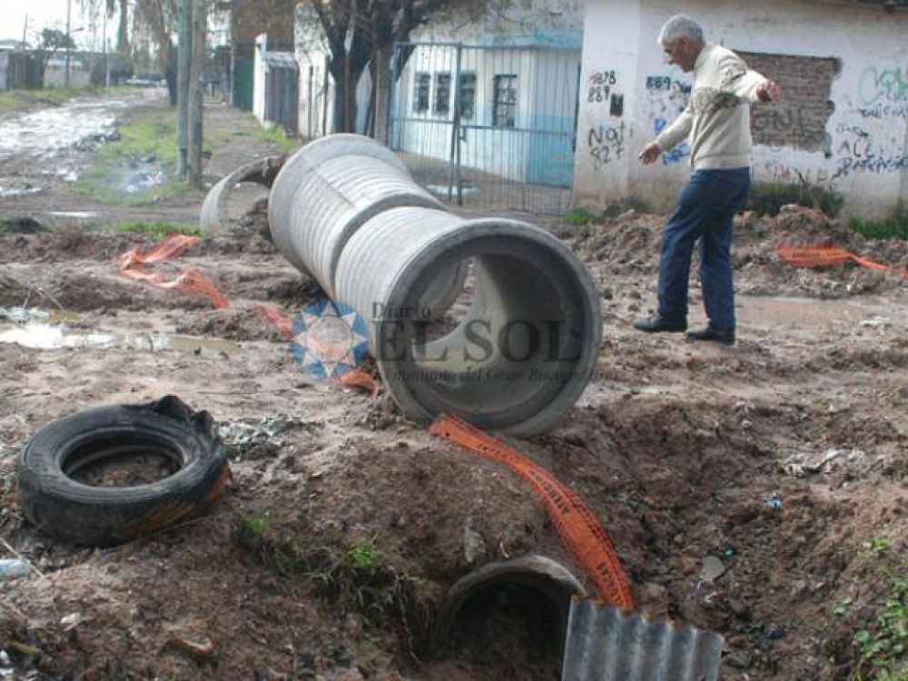 Obra de desag�es sin terminar
