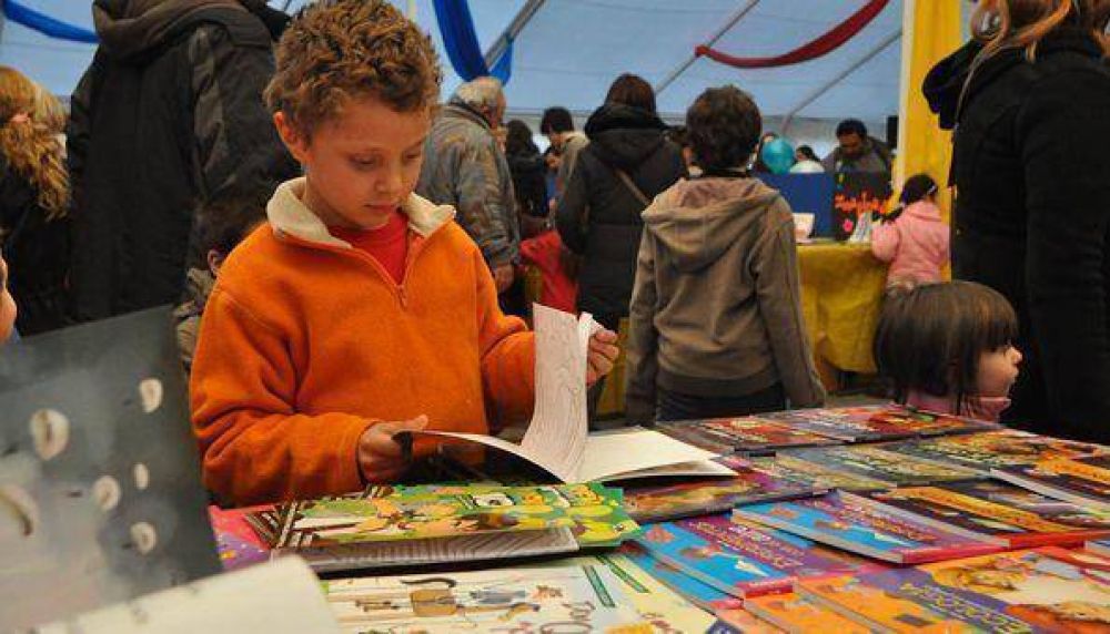 Comenz� la Feria del Libro en Ciudad