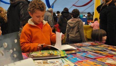 Comenz� la Feria del Libro en Ciudad