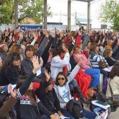 Docentes Unidos solicitar�n aumento de emergencia al b�sico