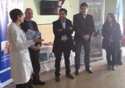 El nuevo titular de ANSeS entreg� netbooks en la Escuela Especial N� 502