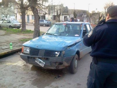 Automovilista en infracci�n provoc� un choque con otro auto