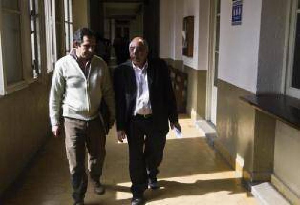 Barros declar� que su compa�era de lista trat� de asesinarlo