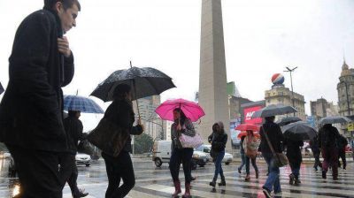 Diluvia en la Capital Federal y rige una alerta meteorol�gica