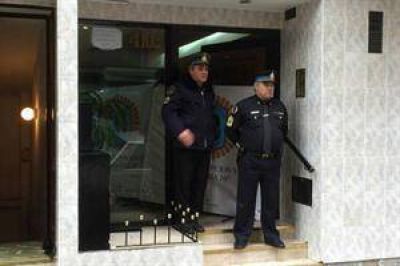 Almagro: hallan el cuerpo de una joven, con 11 pu�aladas, en el hall de un edificio