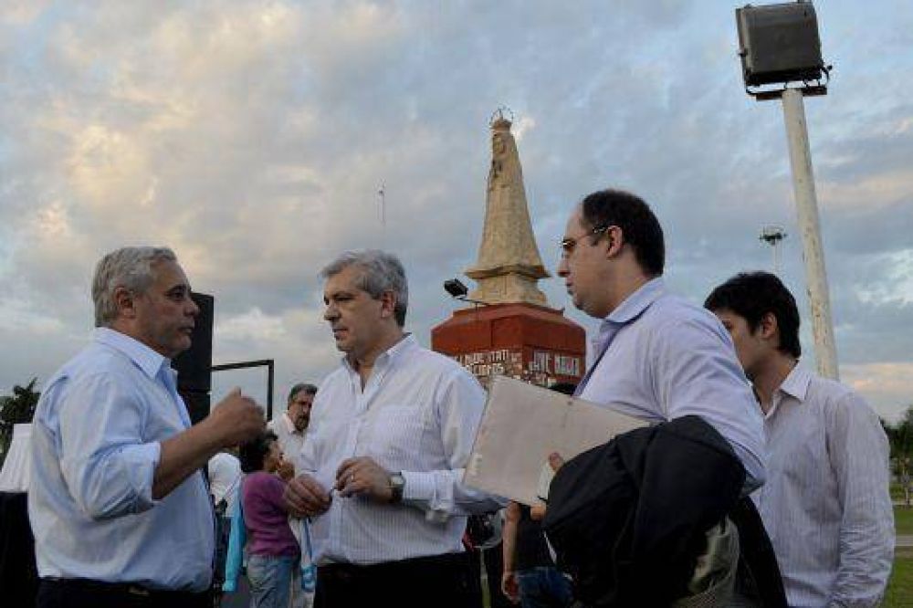 Autoridades municipales inauguraron las obras de restauracin del Monumento de la Virgen de Itat