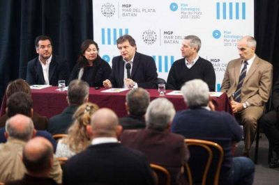 Firmaron convenio con el Colegio de Arquitectos para la re funcionalizaci�n del Palacio Municipal.