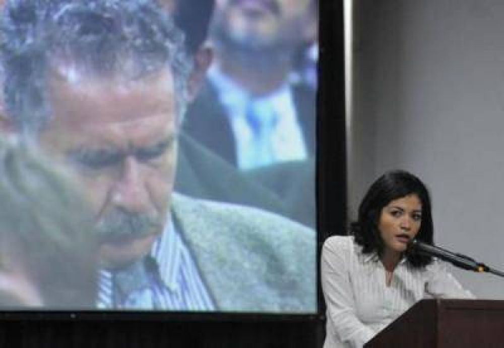 El gobierno argentino trajo una estudiante Paraguaya para hacerle recriminaciones pol�ticas al gobierno Guarani