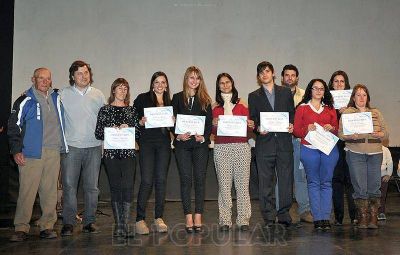 M�s de cien nuevos egresados por el Plan Fines