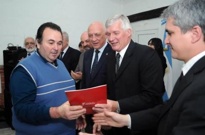 �Los santafesinos debemos demostrar al pa�s que se puede. Sigamos fortaleciendo la sociedad con m�s paz y convivencia�