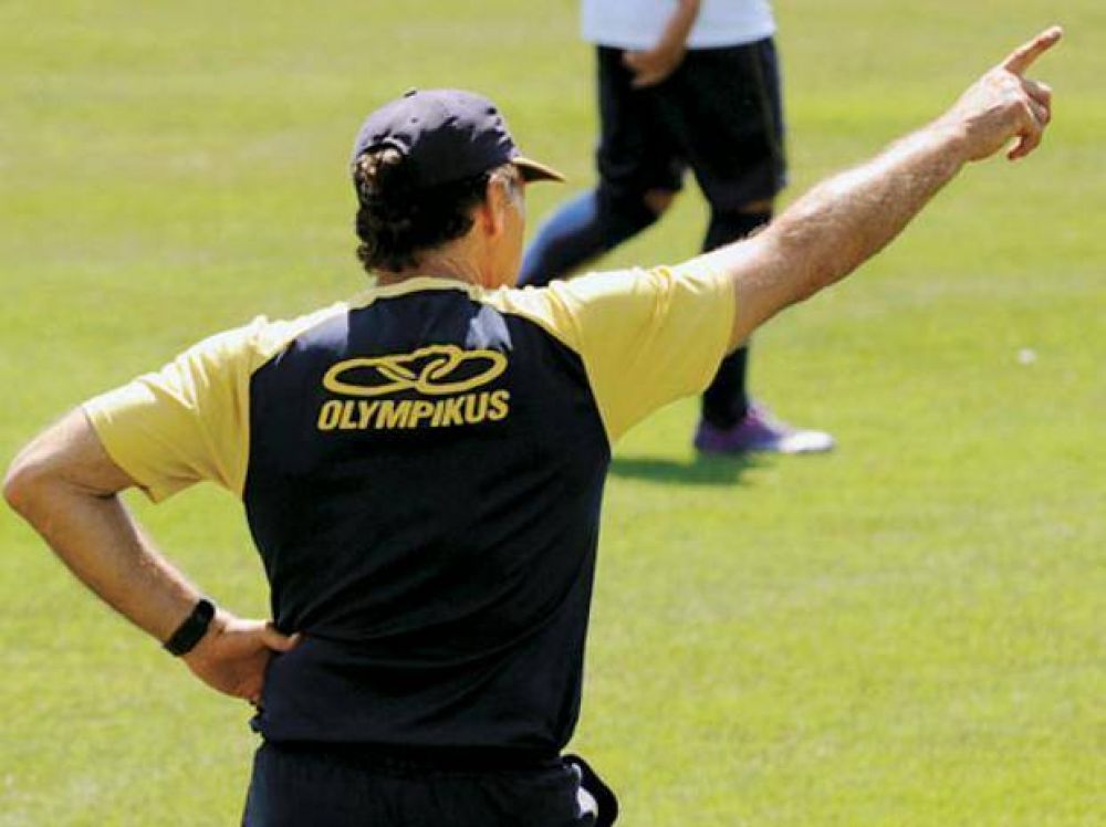 Central: Russo puso el ojo en jugadores del exterior y ya habl� con todos ellos