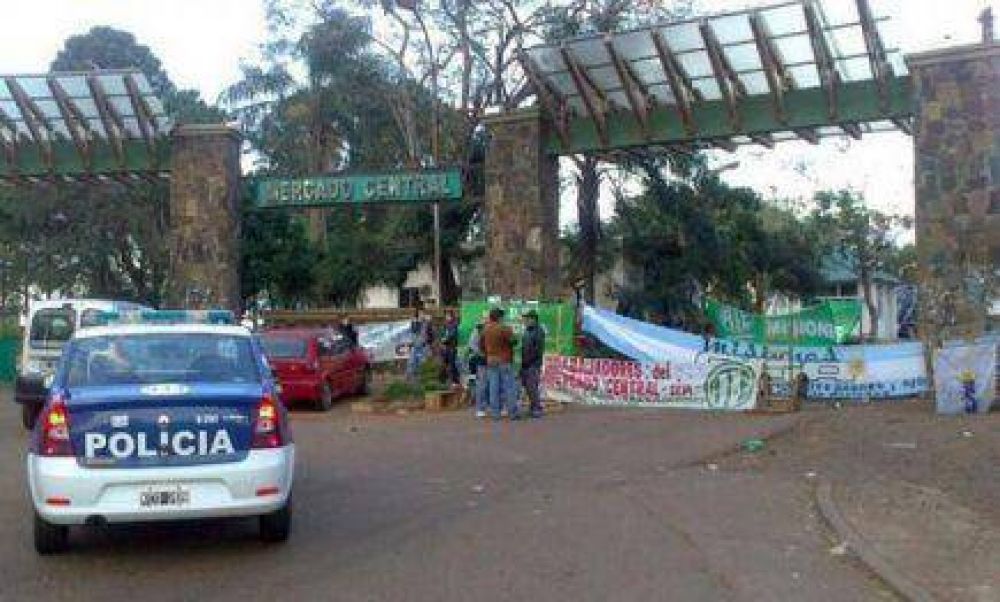 Contin�a el corte en el ingreso del Mercado Central