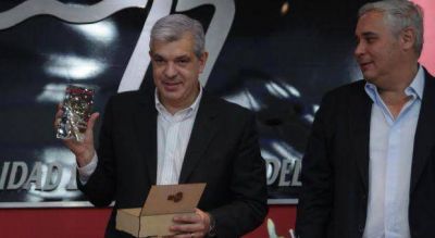 Dom�nguez reuni� a intendentes correntinos y prepara una intensa agenda bonaerense