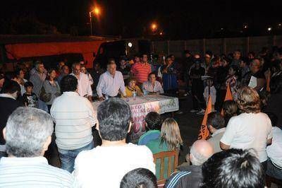 El intendente Infante se reuni� con vecinos del B� El Vinalar