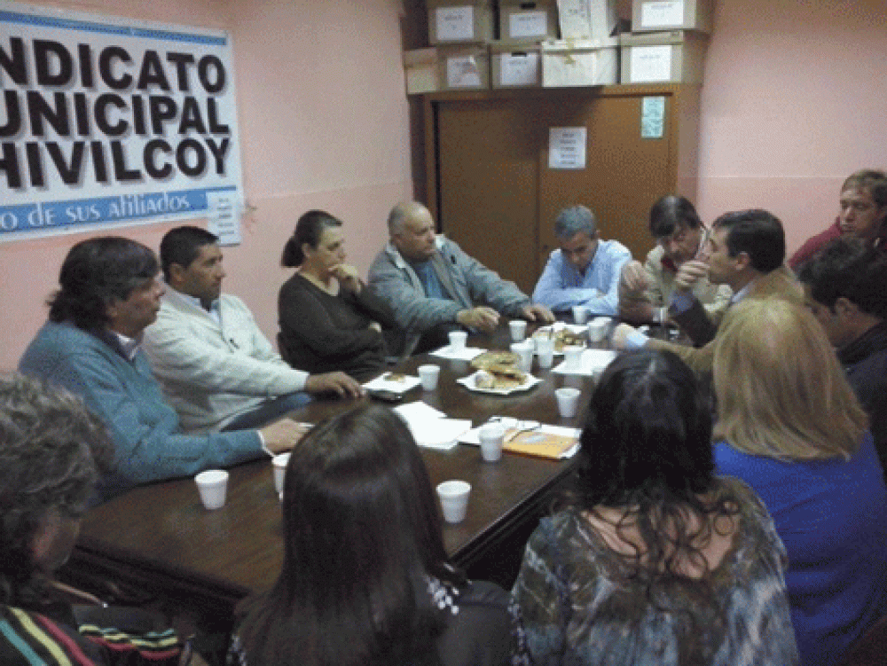 Reuni�n de la Multisectorial con m�dicos cirujanos por conflicto con IOMA