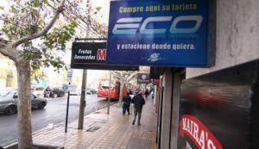 Eco: hay comercios que cobran plus por las tarjetas