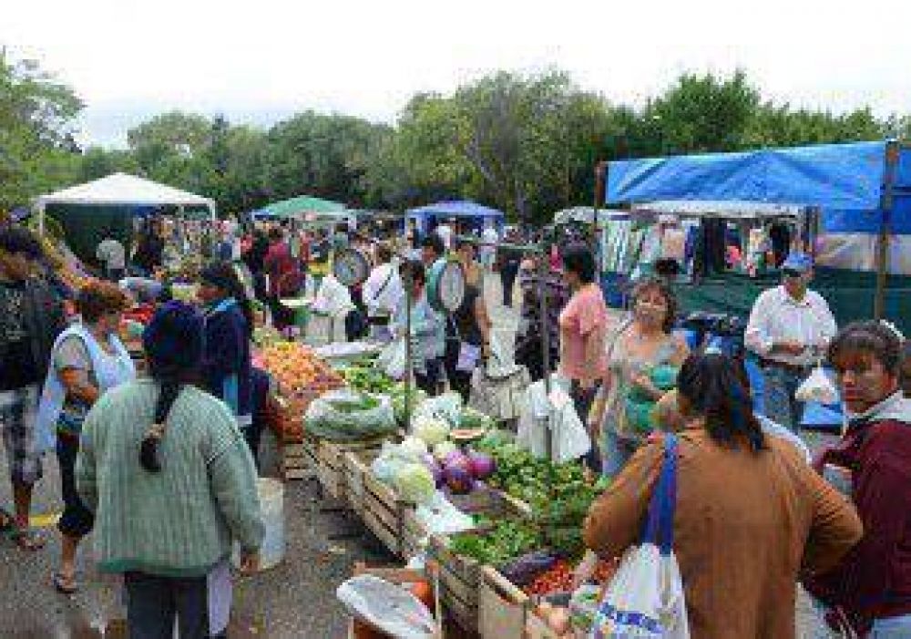 Los feriantes tienen dudas sobre el cobro con tarjetas 