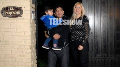 Diego Maradona vino a la Argentina y fue a la casa de Ver�nica Ojeda