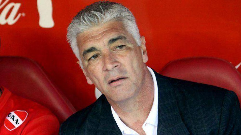 Tras los dichos de Moyano, De Felippe dej� de ser el t�cnico de Independiente