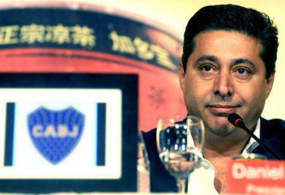 Angelici: �Es la segunda vez que falta a una pretemporada�
