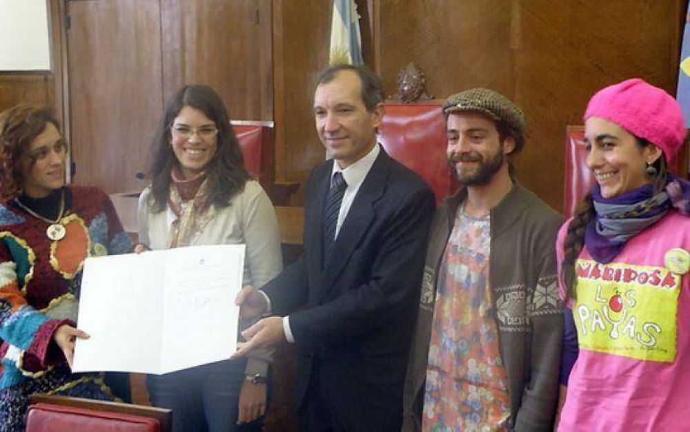 Los Payas recibieron una declaraci�n �de inter�s� por su viaje a Per�