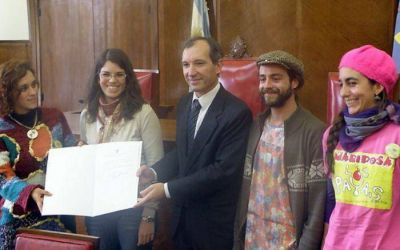 Los Payas recibieron una declaraci�n �de inter�s� por su viaje a Per�
