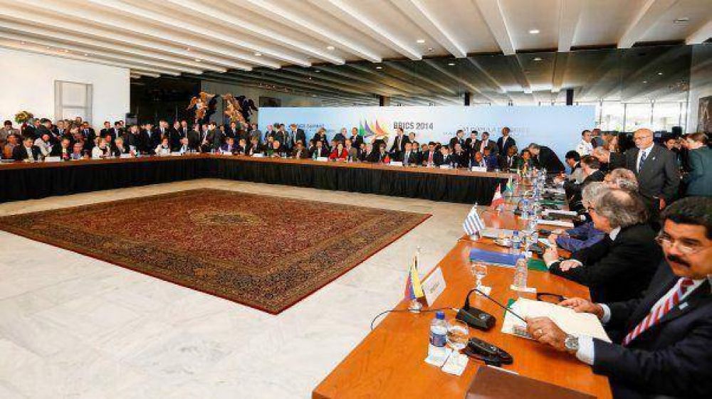CFK asegur que obtuvo pleno apoyo de Unasur y BRICS contra los buitres