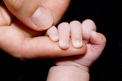 Buscan cambiar la Ley del Nombre para igualar a los miembros de la pareja