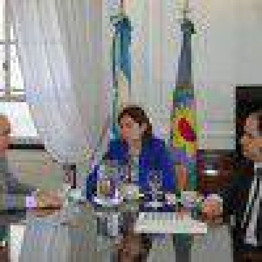 Vidal se reuni� con la ministra de Econom�a de la provincia