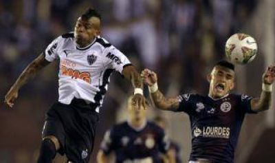 Recopa Sudamericana: Lan�s cay� ante Mineiro en la primera final